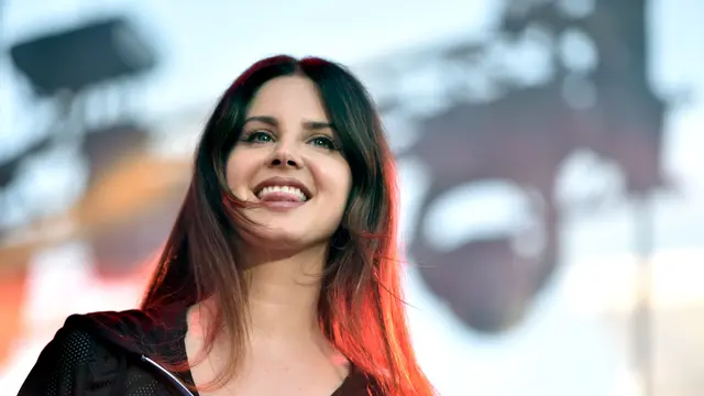 [Bintang] Lana Del Rey