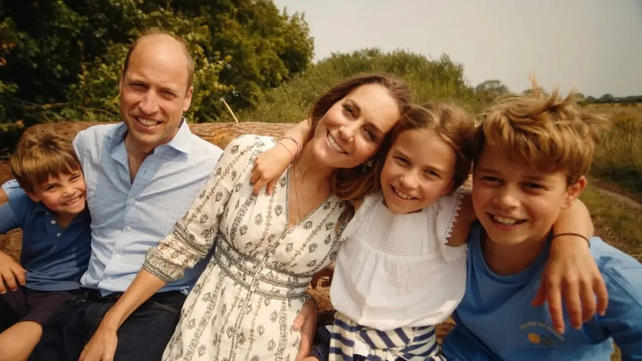 Tanpa Foto Terbaru, Kate Middleton dan Pangeran William Bagikan Kartu Natal Setelah Hadapi Masa Sulit
