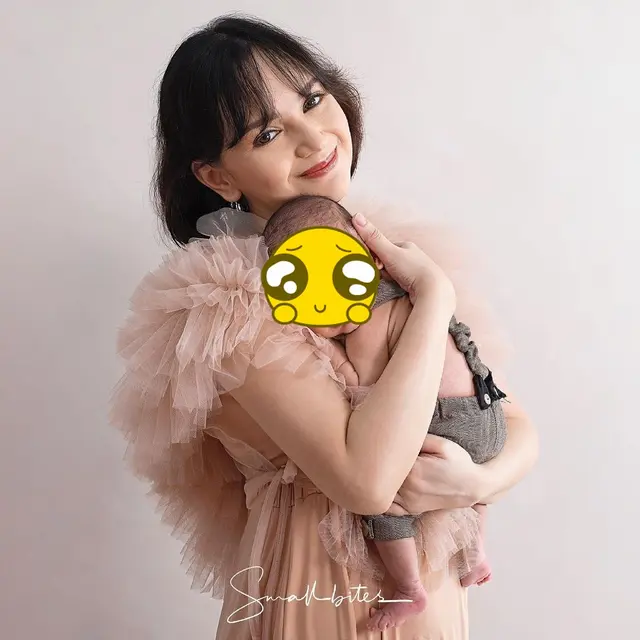 7 Potret Angelica Simperler saat Momong Anak, Curi Perhatian