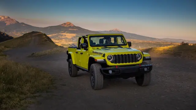 Gladiator terbaru tetap mengandalkan mesin V6 tanpa ada varian hybrid (Jeep)