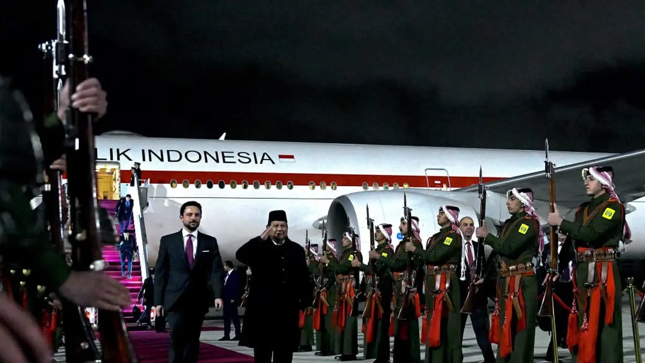 Presiden Prabowo tiba di Bandara Udara Militer Marka di Amman