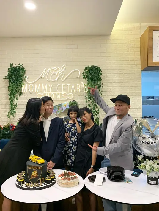 <p>[Instagram/selfinafilah]</p>