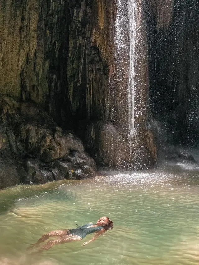 7 Gaya Artis Tanah Air Liburan Akhir Tahun 2020, Nikmati Pantai di Bali Hingga ke Jepang