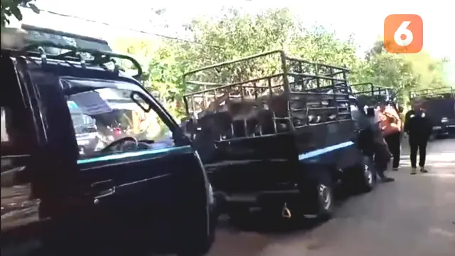 Pengantaran kayu bakar