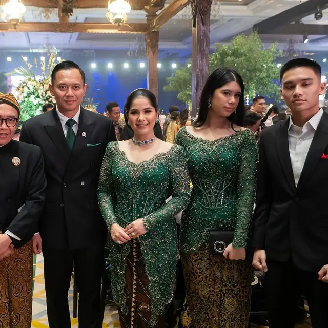Gaya Annisa Pohan di Acara Ngunduh Mantu Al Ghazali dan Alysa Daguise /Instagram @arilasso