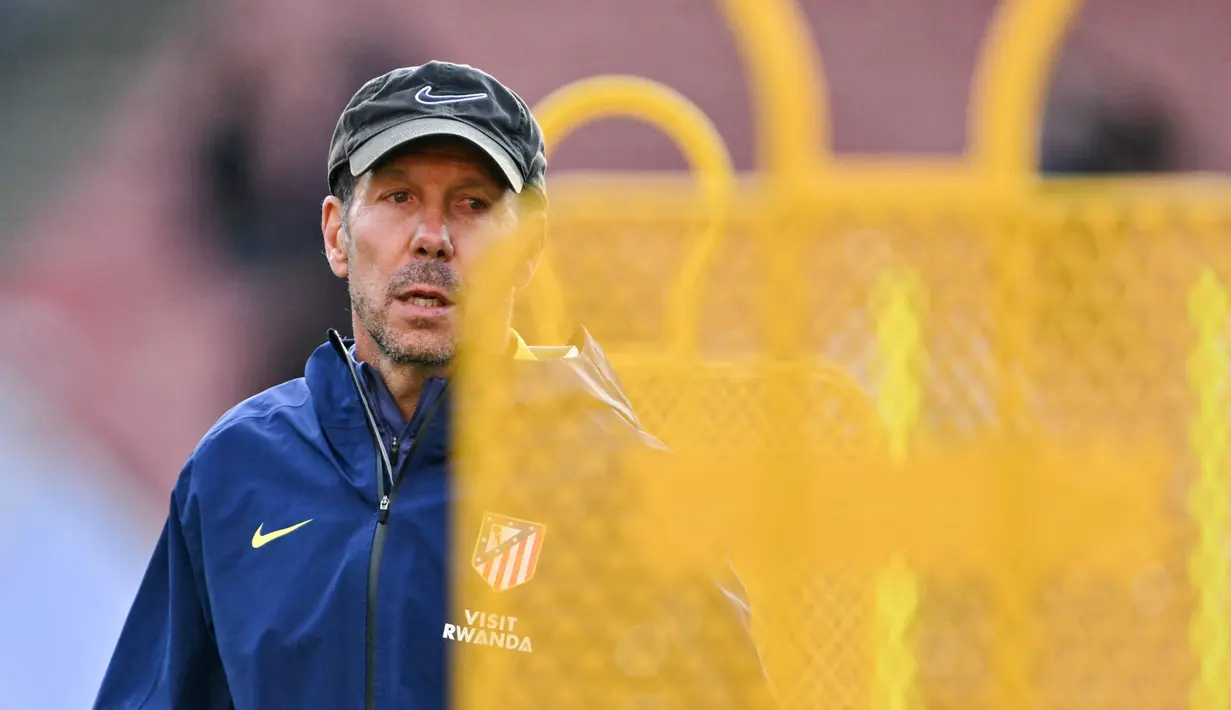 Dengan atmosfer Emirates yang dipastikan bergelora, laga ini diprediksi berjalan ketat. Kedua tim punya karakter berbeda, tetapi sama-sama efektif dalam memaksimalkan peluang. (AFP/Glyn Kirk)