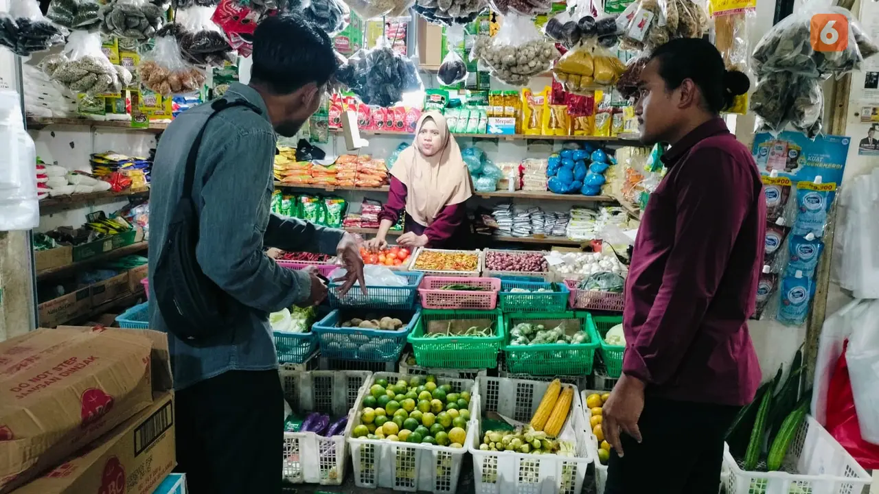 Personel Polda Kaltara Memantau Pasar