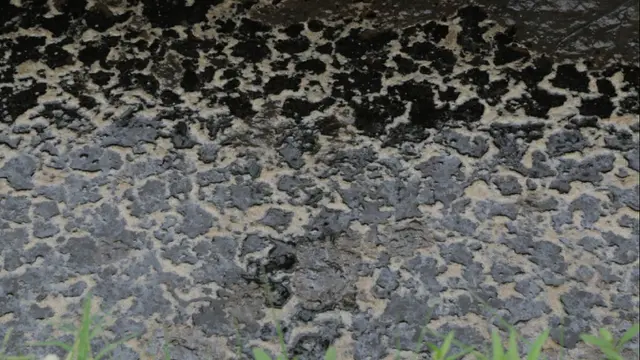 Limbah Ciu Mengalir ke Saluran Irigasi di Bekonang