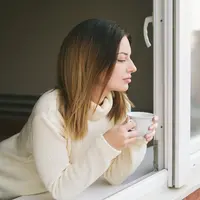 Ilustrasi minum kopi/copyright shutterstock