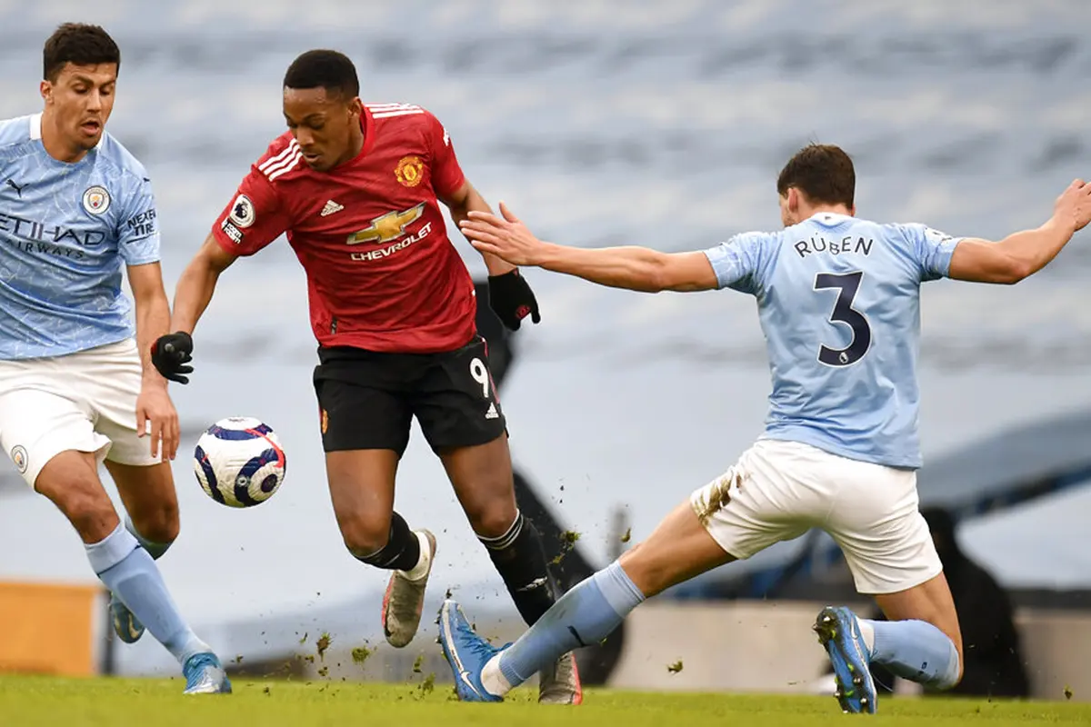 FOTO: MU Permalukan Manchester City di Etihad Stadium