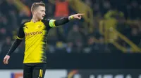 Pelatih Borussia Dortmund, Peter Stoger, tak rela melepas Marco Reus ke AC Milan karena mengaku masih menbutuhkan jasa sang pemain. (AFP/Guido Kirchner)