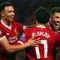 Pemain Liverpool, Roberto Firmino berselebrasi setelah mencetak gol ke gawang AS Roma pada laga leg pertama semifinal Liga Champions 2017-2018 di Anfield, Selasa (24/4). Liverpool mengalahkan AS Roma di kandang sendiri dengan skor 5-2. (AP/Dave Thompson)