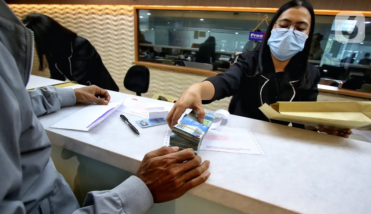 Rupiah spot ditutup pada level Rp 15.246 per USD. Ini membuat rupiah spot menguat 0,32 persen dibanding penutupan hari sebelumnya di Rp 15.295 per USD. (Liputan6.com/Angga Yuniar)