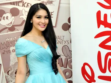 Aktris Sandra Dewi saat ditemui  di kantor Walt Disney Indonesia, Jakarta, Jumat (6/3/2015). (Liputan6.com/Panji Diksana)