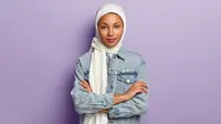 7 Model Hijab Pashmina yang Lagi Tren di 2025, Anti Ribet dan Stylish