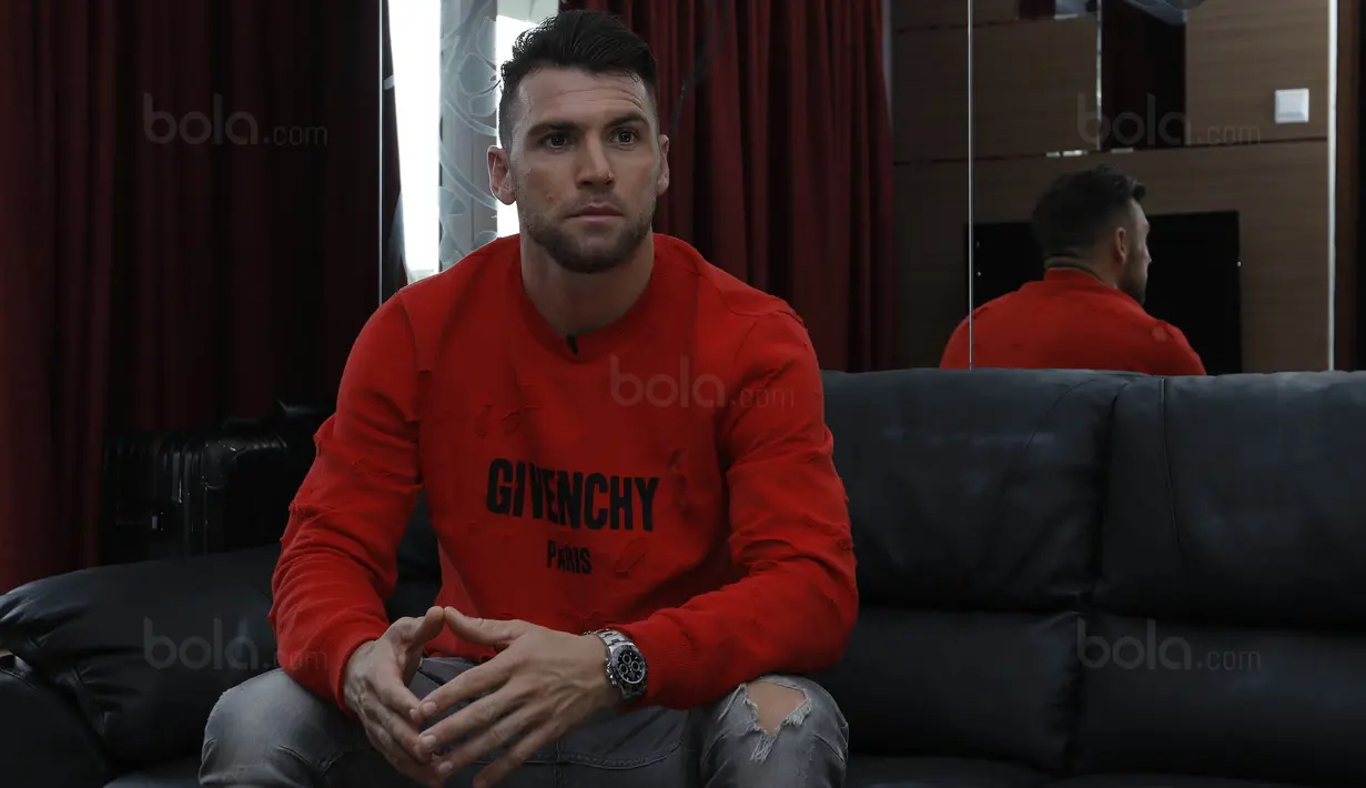 Striker Persija Jakarta, Marko Simic, saat ditemui di Kawasan Kemayoran, Jakarta, Jumat (5/1/2018). (Bola.com/M Iqbal Ichsan)