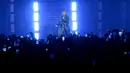 Nicki Minaj menghibur penonton di atas panggung Powerhouse NYC di Newark, New Jersey pada 29 Oktober 2022. Minaj juga mengecat rambutnya dengan warna hijau sesuai dengan busananya. (Roy Rochlin/Getty Images untuk iHeartRadio/AFP)