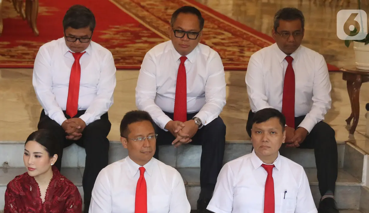 Sejumlah Wakil Menteri Kabinet Indonesia Maju saat diperkenalkan Presiden Joko Widodo di Istana Merdeka, Jakarta, Jumat (25/10/2019). 12 Wakil Menteri datang dari berbagai macam latar belakang dengan harapan dapat membantu kerja para menteri. (Liputan6.com/Angga Yuniar)