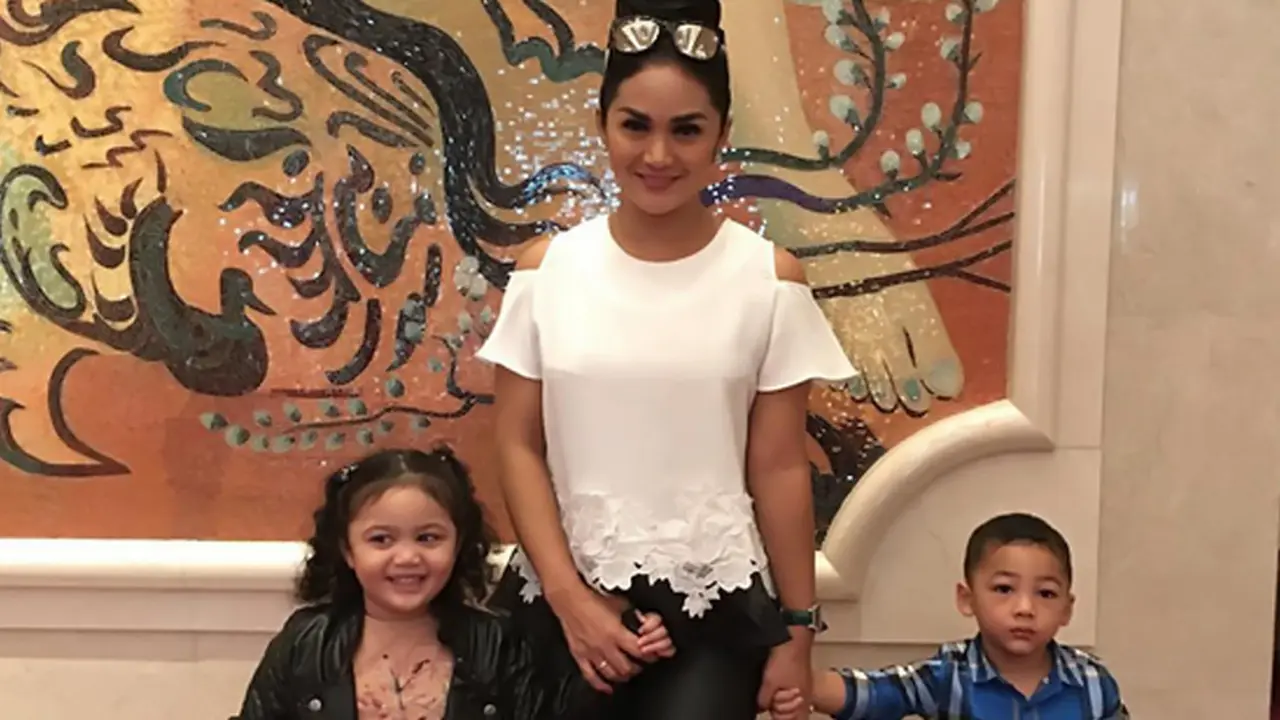 Semakin Besar, Anak Krisdayanti dan Raul Lemos Dibilang Ganteng