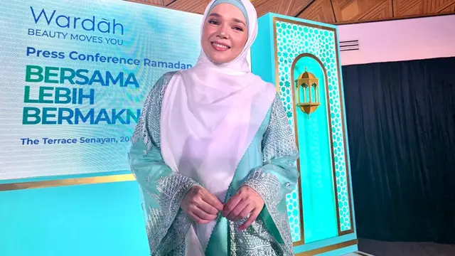 Dewi Sandra Tidak Khawatir Menua: Cantik Alami Itu Mahal!
