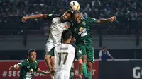 Duel Persebaya vs PS Tira di Stadion Gelora Bung Tomo, Surabaya, Selasa (11/9/2018). (Bola.com/Aditya Wany)