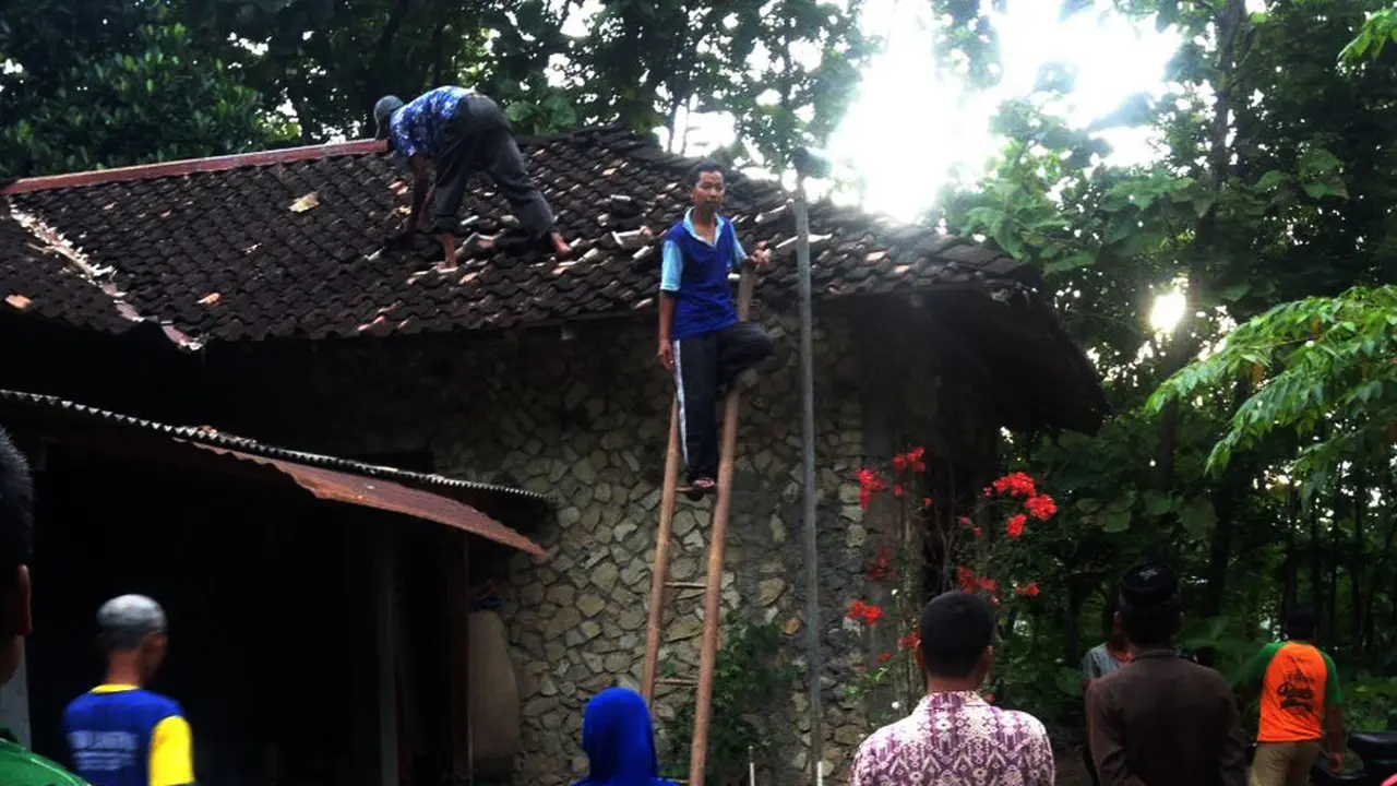 Fonemena tanah bergerak dan uap panas