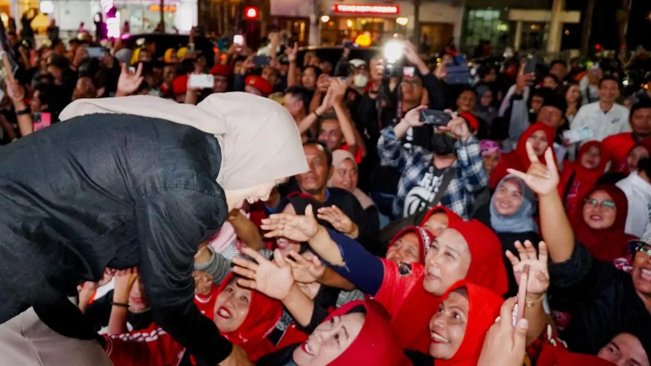 Istri calon presiden nomor urut 3 Ganjar Pranowo, Siti Atikoh Supriyanti