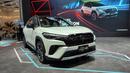 Toyota juga memperkenalkan Corolla Cross GR Sport pada ajang pameran IIMS 2023. SUV Crossover ini dibanderol mulai dari 602 jutaan dan sudah memiliki desain yang keren ala mobil sport, Wireless Charger, Air Purifier, Safety Sense, Digital Video Recorder dan Headunit serbaguna berukuran 9 inci.