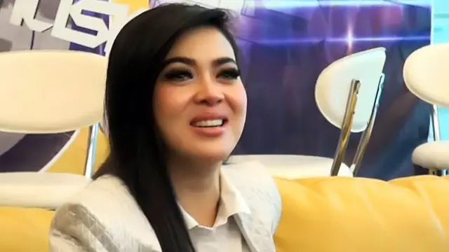 Syahrini Alami Kejadian Mistis Saat Rekaman Lagu Nike Ardilla