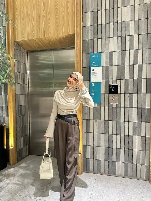 Potret Nadya Mustika yang Tetap Langsing dan Awet Muda. (Instagram/@nadyamustikarahayu)Potret Nadya Mustika yang Tetap Langsing dan Awet Muda. (Instagram/@nadyamustikarahayu)