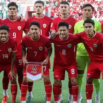 Foto tim starting XI Timnas Indonesia U-23 jelang laga semifinal Piala Asia U-23 2024 menghadapi Uzbekistan U-23 di Abdullah bin Khalifa Stadium, Doha, Qatar, Senin (29/4/2024). (AFP/Karim Jaafar)