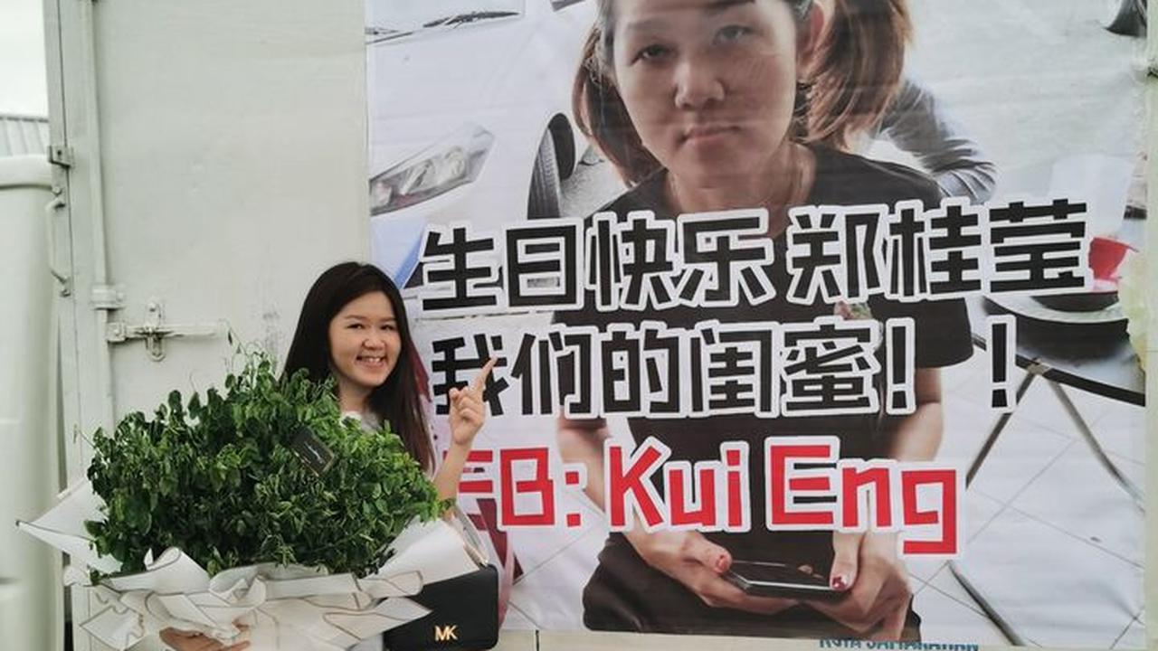 Viral, Beri Kejutan Ulang Tahun Dengan Pasang Poster Wajah Sahabatnya di Truk