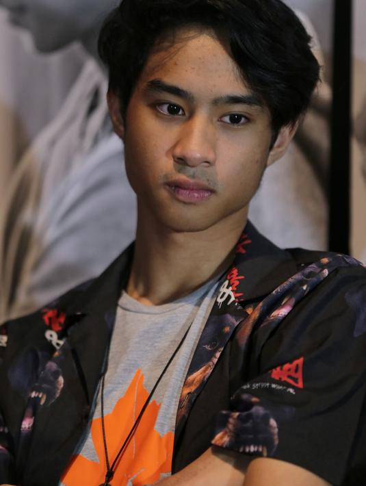 Tantangan Baru Devano Danendra Jadi Pemeran Utama di Film MeloDylan ...