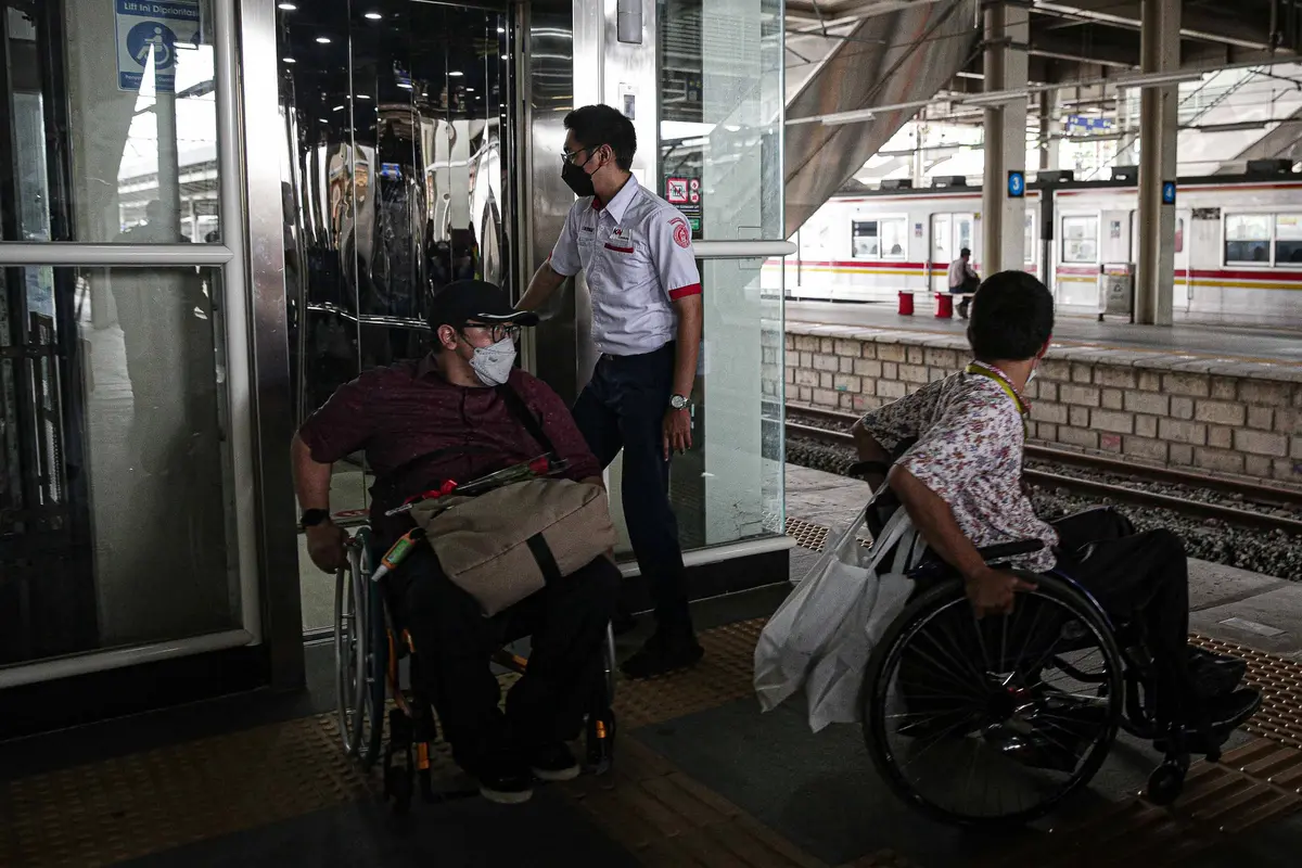 FOTO: Melihat Fasilitas untuk Penyandang Disabilitas di Stasiun Kereta