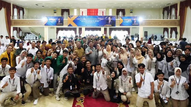 Menteri Koordinator Bidang Perekonomian Airlangga Hartarto dalam kegiatan Ekon Goes to Campus, di Bandar Lampung pada Senin (11/12/2023). (Dok Kemenko Perekonomian)