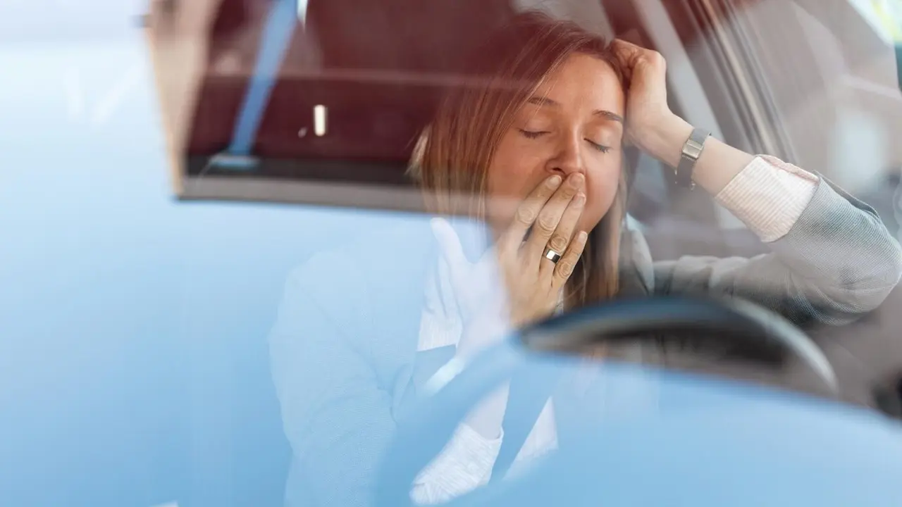 5 Cara Mengatasi Kelelahan Setelah Menempuh Perjalanan Jarak Jauh - Cover
