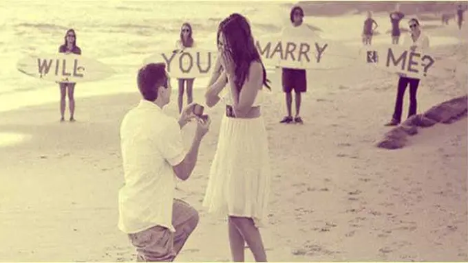 Momen Lamaran Anti-Mainstream, Bukan Lamaran Biasa