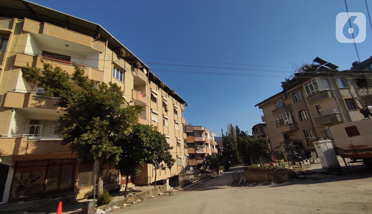 Suasana kota kota Antakya, Provinsi Hatay, Turki, Sabtu (18/2/2023). Kota Antakya merupakan merupakan kota tua dengan tingkat kepadatan penduduk yang cukup tinggi di Turki. (Liputan6.com/Andry Haryanto)