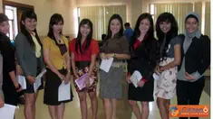 Citizen6, Surabaya: Finalis Lomba Presenter yang berhasil lolos dalam acara SGTC di Kampus Unair, Surabaya, Kamis (17/3). (Pengirim: Kelompok 15)