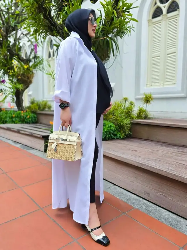 Syahrini di usia kehamilan 31 minggu (Instagram/princessyahrini)