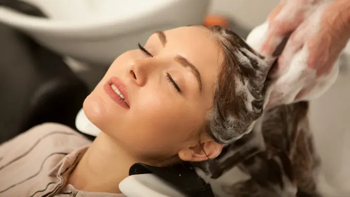 Seberapa Sering Sebaiknya Melakukan Creambath Rambut di Salon?