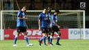 Pemain PSM Makassar tertunduk usai dikalahkan PSMS Medan di laga penyisihan grup A Piala Presiden 2018 di Stadion GBLA, Bandung, Selasa (16/1). PSMS unggul 2-1. (Liputan6.com/Helmi Fithriansyah)