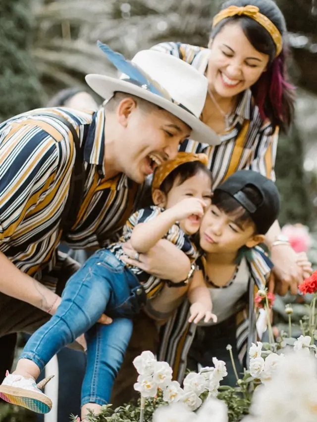 7 Potret Ryan Delon dan Sharena Liburan Ke Singapura, Gayanya Kompakan