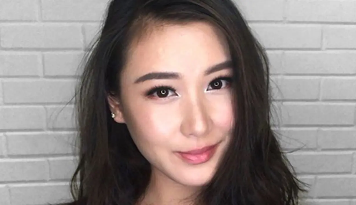 Tidak hanya cantik, Karen Vendela juga ahli dalam membuat desain grafis. (Liputan6.com/IG/karbearv)