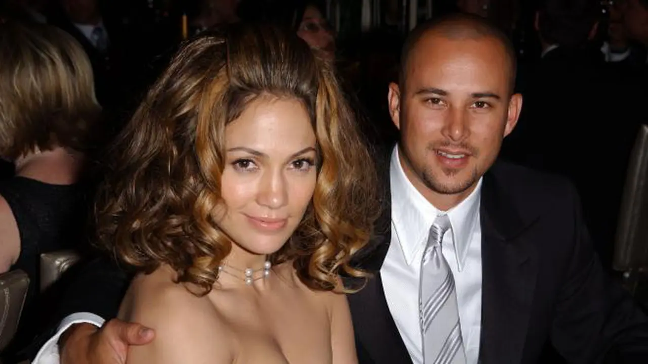 Jennifer Lopez Pamer Kemesraan Dengan Mantan Suami 