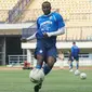 Joel Vinicius menjalani sesi latihan bersama Persib Bandung. (Liputan6.com/Huyogo Simbolon)