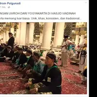 Rombongan umroh dari Yogyakarta ini bikin geger netizen. Mereka datang ke Tanah Suci dengan berbusana khas orang Jawa.