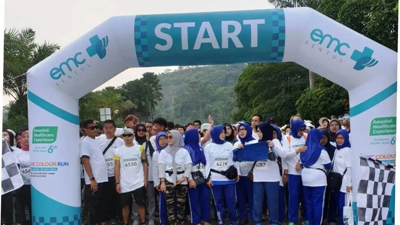 Rayakan Ultah ke-6, RS EMC Sentul adakan Colour Run. (Foto: Fitri Haryanti/Liputan6.com)