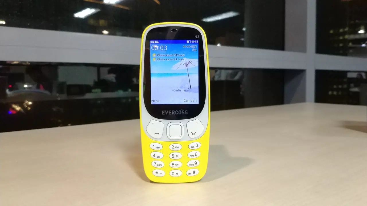 Evercoss N2 mirip Nokia 3310 Reborn