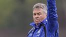 Pada 23 pertandingan bersama Chelsea, Guus Hiddink hanya menelan satu kali kekalahan. (AFP/Glyn Kirk)